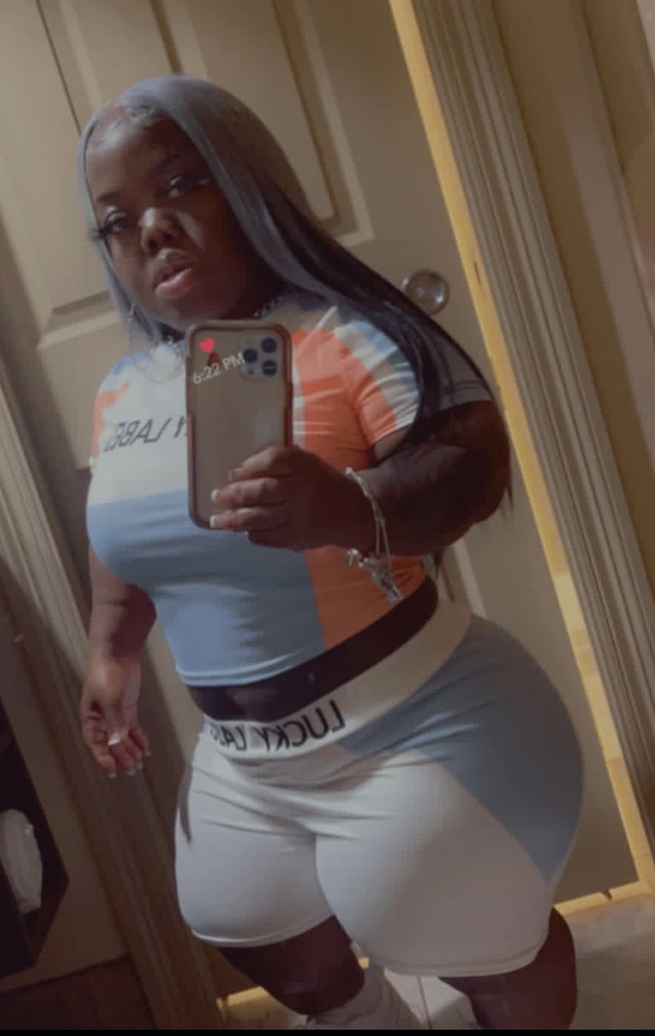 Short women #M36Ik9FA