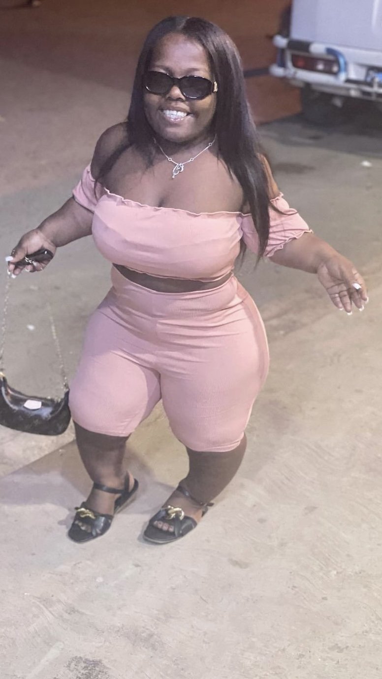 Short women #RHNhvU37
