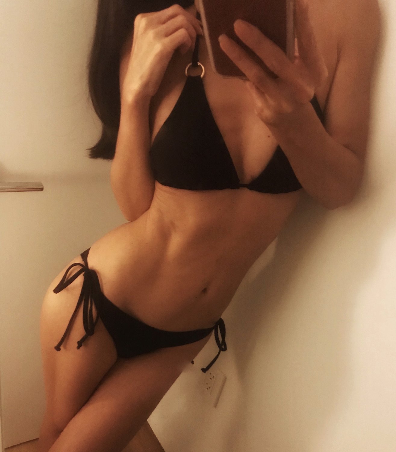 Cougar Asian pt. 2 // Sultry Asian MILF entices w/ her yummy body #nfgCzX0U