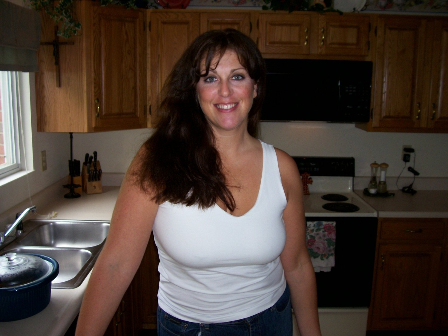 Busty Mature with great tits spreads on her bed #FOhle2GH