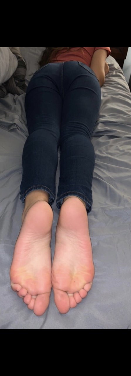 Feet+Ass #VdFQGt0U