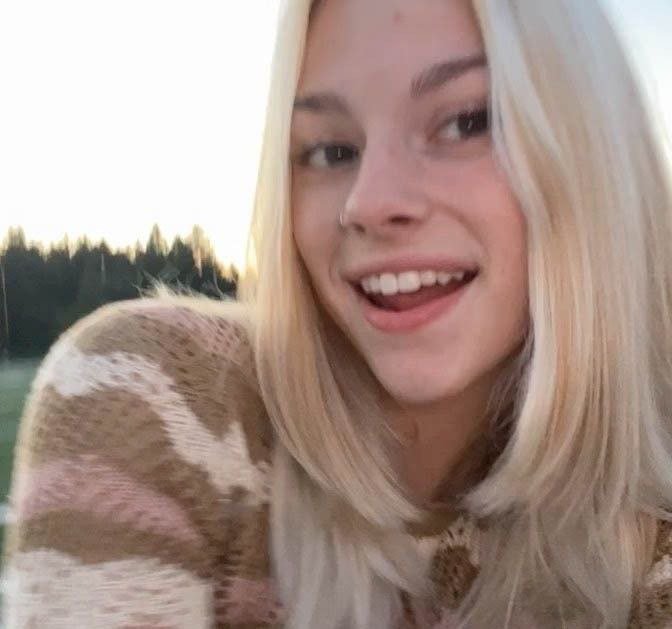 Teen slut gf Kylie submitted and exposed #ExouHs6a