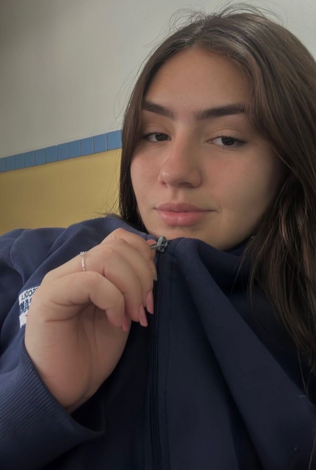 Sexy brunette girl #4Gp7xGSL