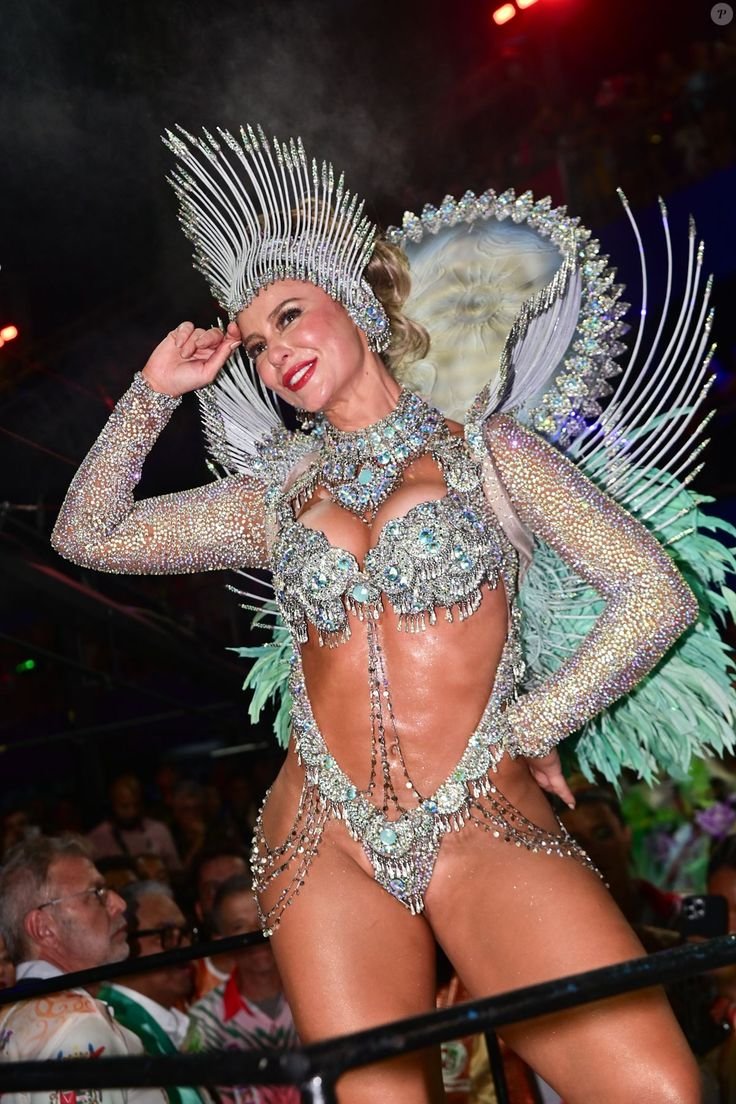 Paola Oliveira SUPER GOSTOSA #DPiAK7Os