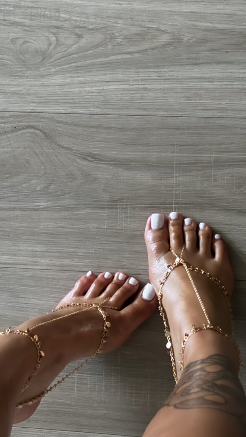 Black and Korean feet #KlzzvbYf